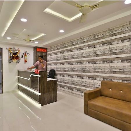 Hotel Pathik Villa أحمد أباد المظهر الخارجي الصورة