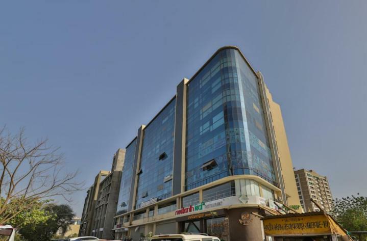 Hotel Pathik Villa أحمد أباد المظهر الخارجي الصورة