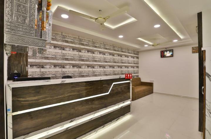 Hotel Pathik Villa أحمد أباد المظهر الخارجي الصورة