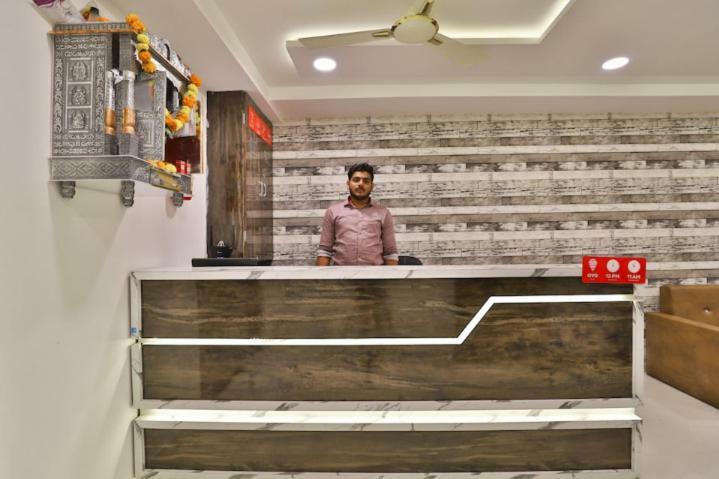 Hotel Pathik Villa أحمد أباد المظهر الخارجي الصورة