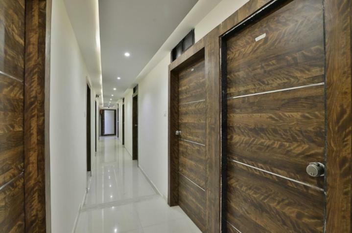 Hotel Pathik Villa أحمد أباد المظهر الخارجي الصورة